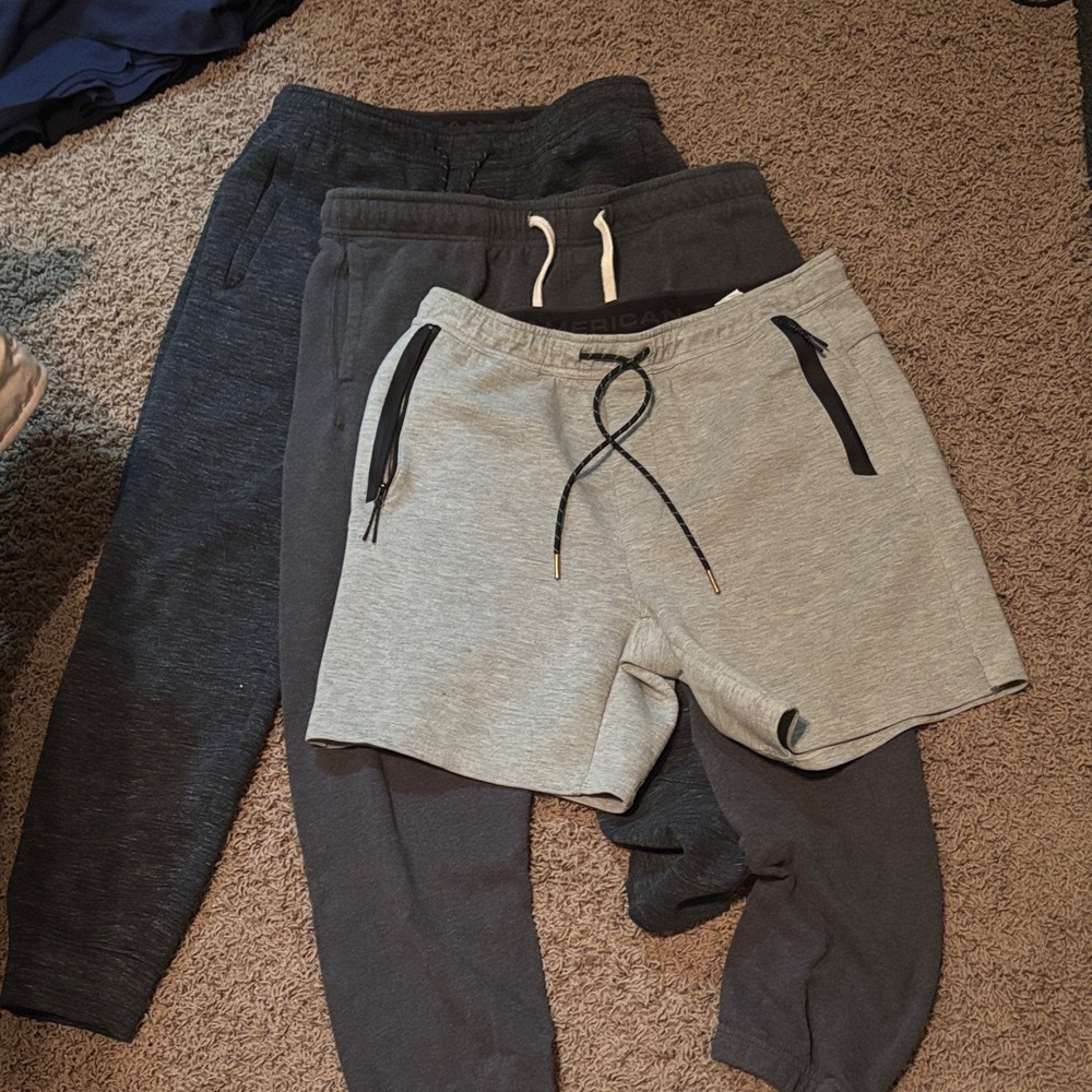 American Eagle 🦅 Men’s Cozy Jogger Pants and shirt combo - Black and Gray